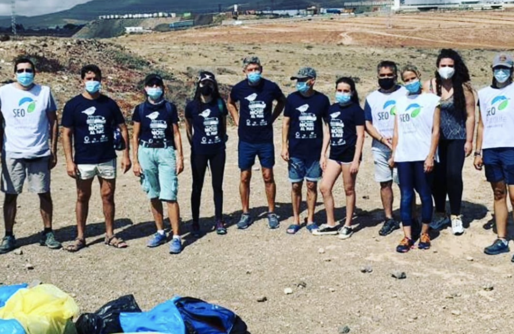 Campañas de limpieza de basuras marinas en costas